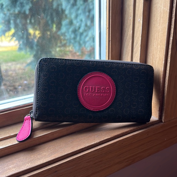 Guess Los Angeles brown faux leather wallet. - Picture 1 of 6